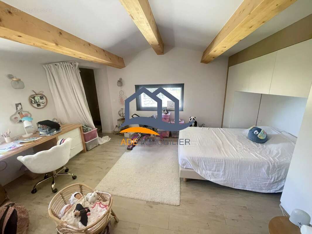 Maison à EGUILLES