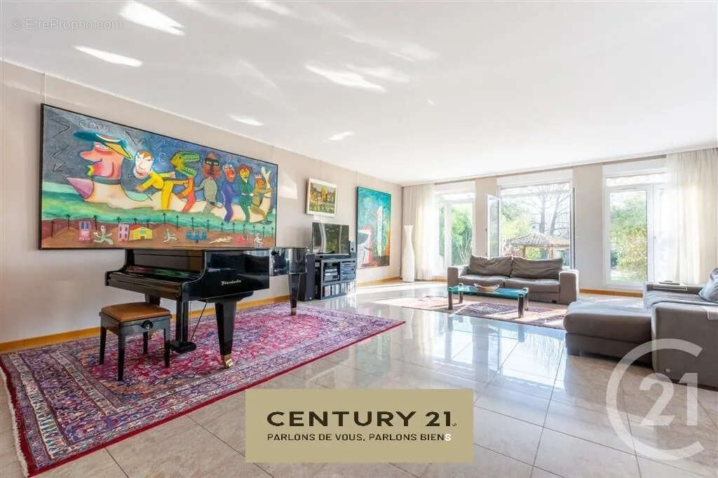 Maison à SAINT-MAUR-DES-FOSSES