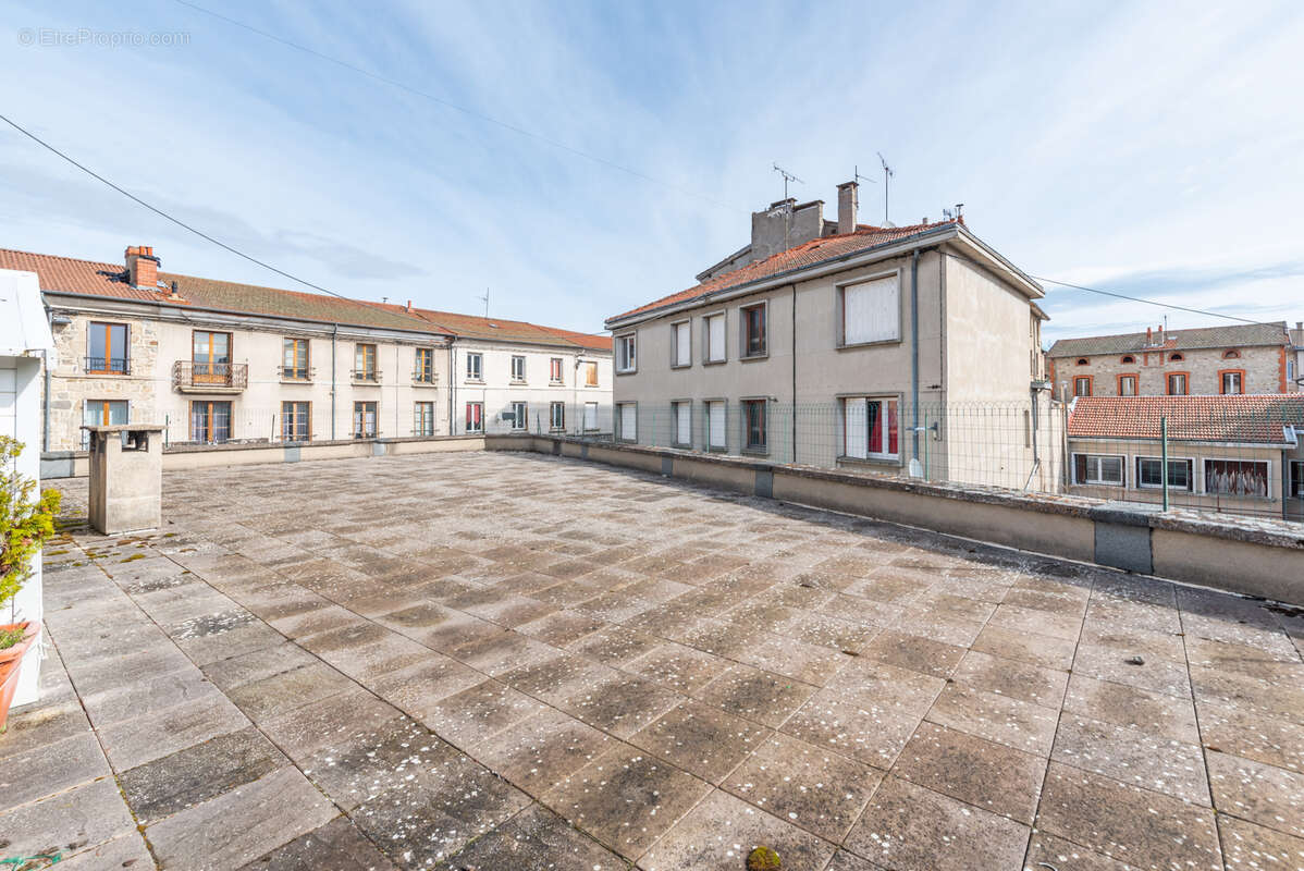 Appartement à CRAPONNE-SUR-ARZON