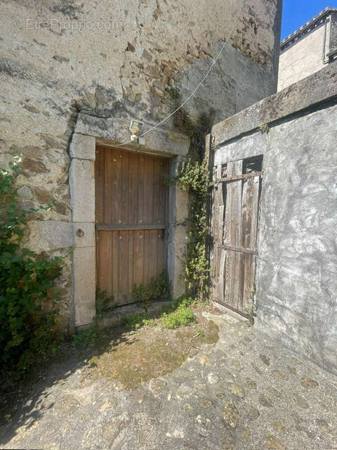 Maison à MONTOLIEU