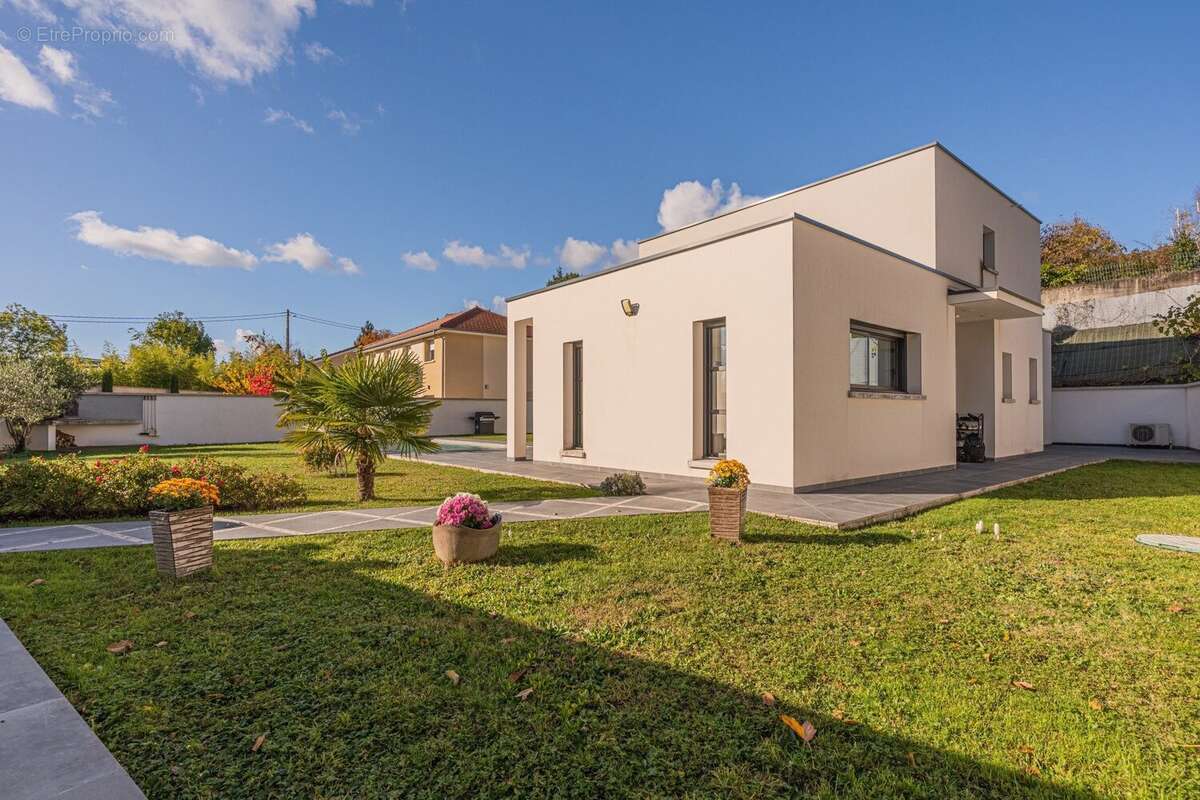 Maison à COUBLEVIE