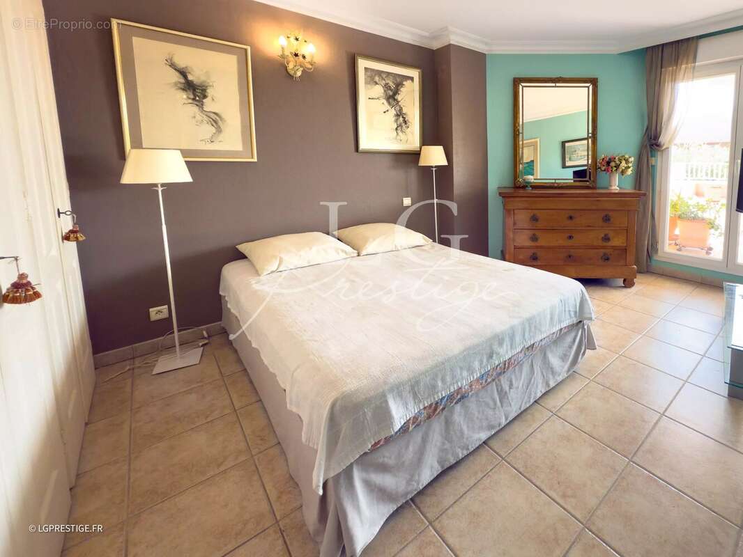 Appartement à MANDELIEU-LA-NAPOULE