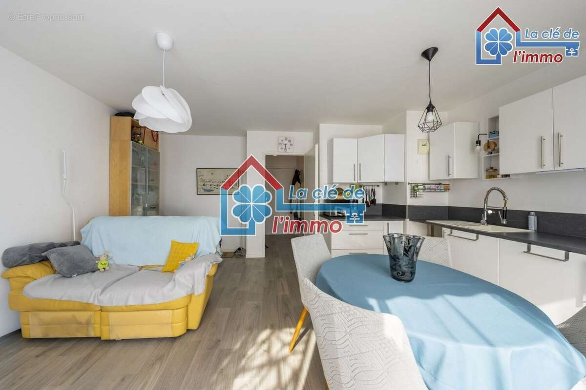 Appartement à MOISSY-CRAMAYEL