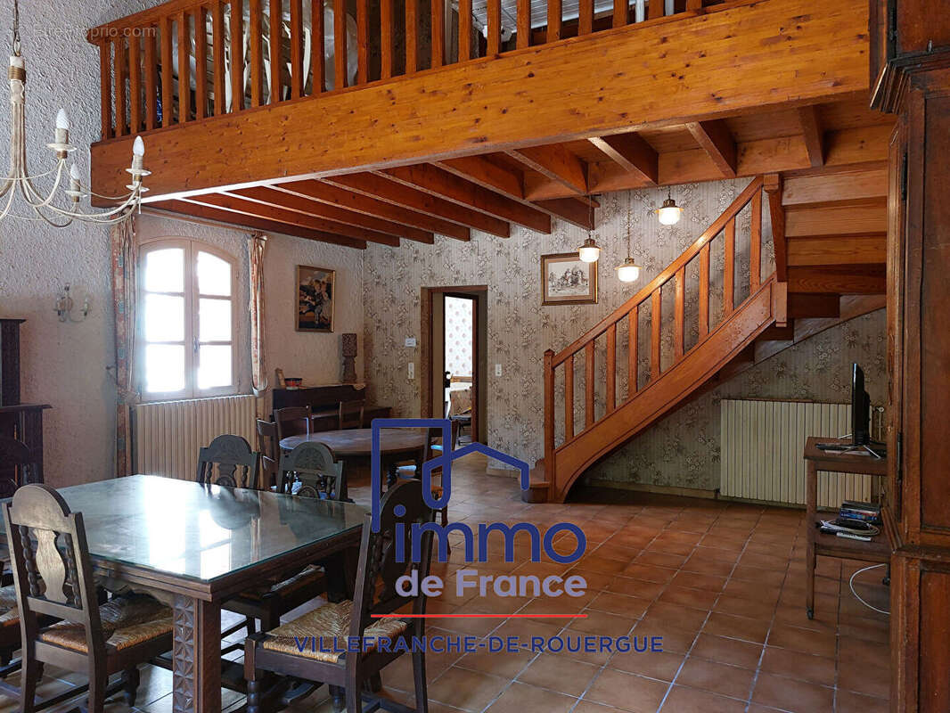 Maison de charme 185m² à rénover proche centre ville avec terrain. - photo 3