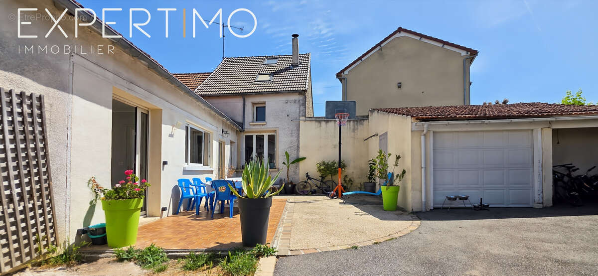 Maison à MEREVILLE
