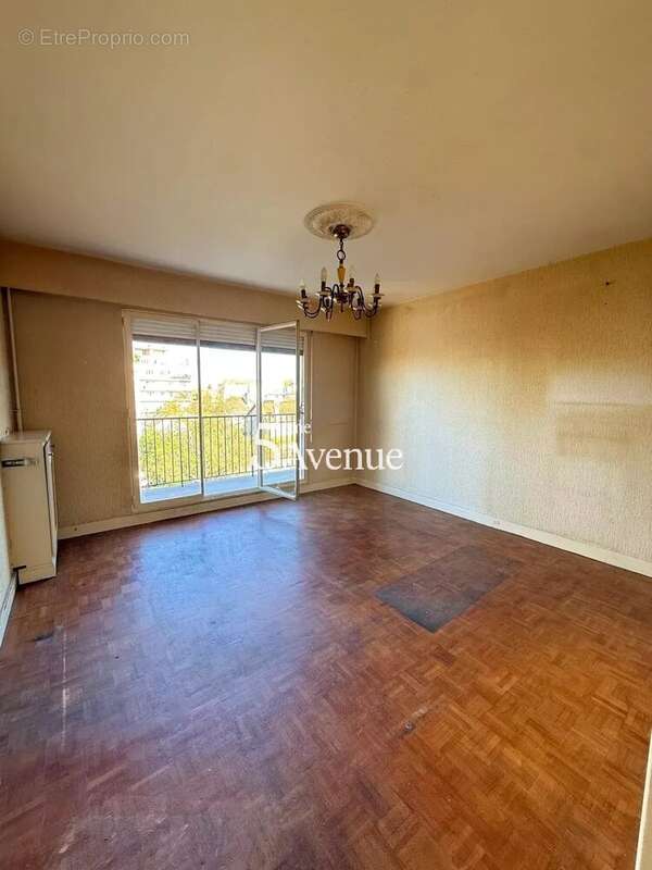 Appartement à SAINT-MAUR-DES-FOSSES