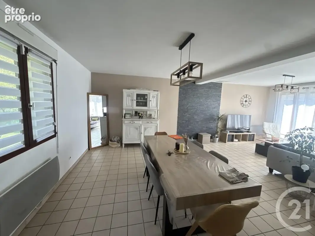 Maison 5 pièces 127 m² à vendre à Vaux-Le-Penil (77000) - photo 1