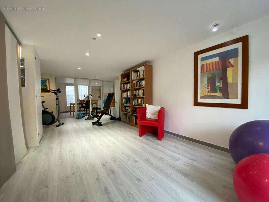 Maison à COLLONGES-AU-MONT-D'OR