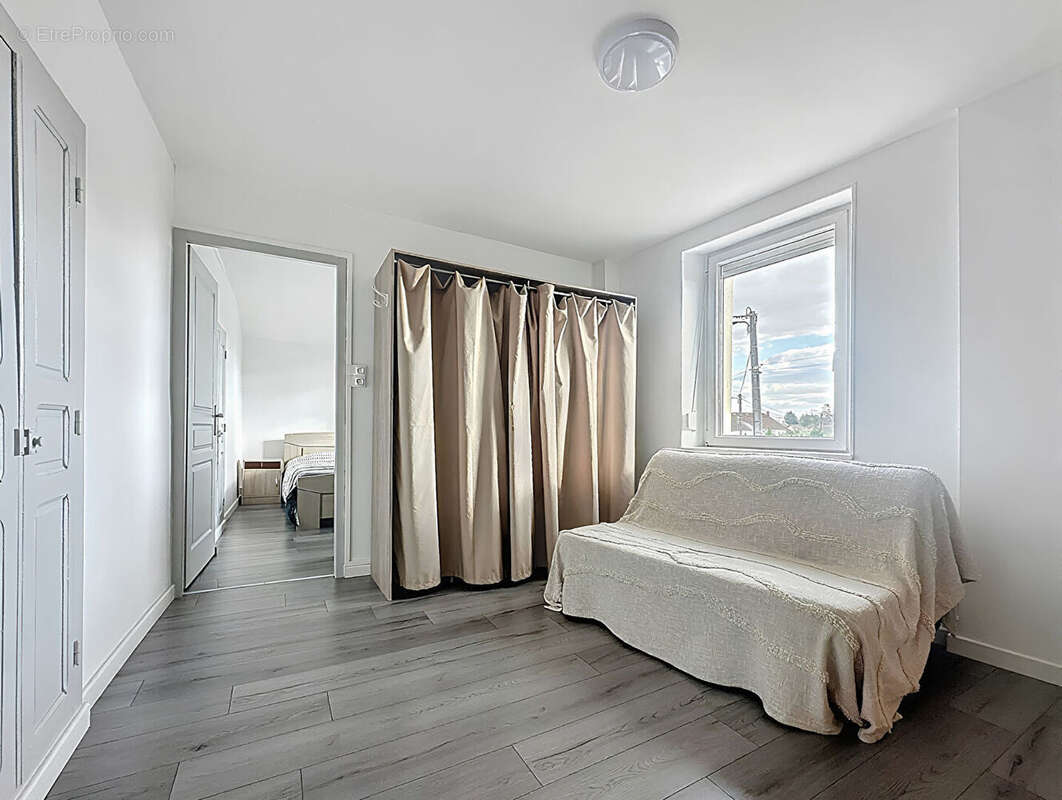 Maison à PONCEY-LES-ATHEE