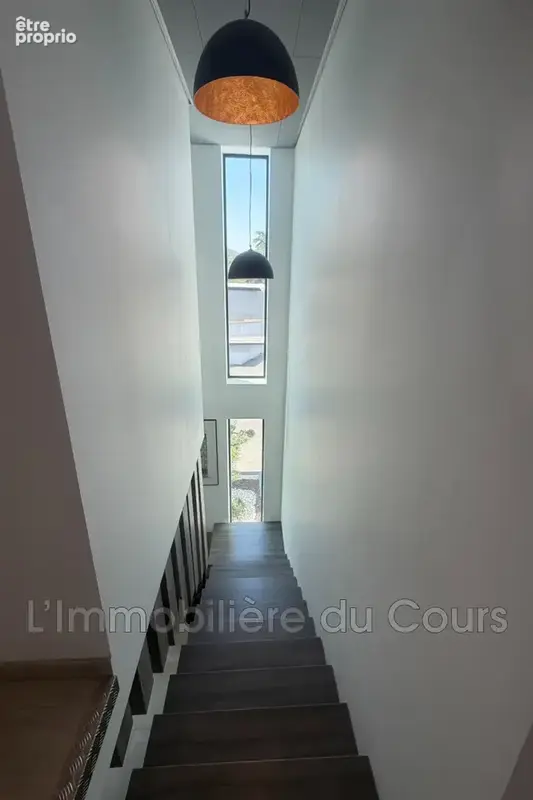 Commerce 700 m² à Chateauneuf-Les-Martigues  - photo 6