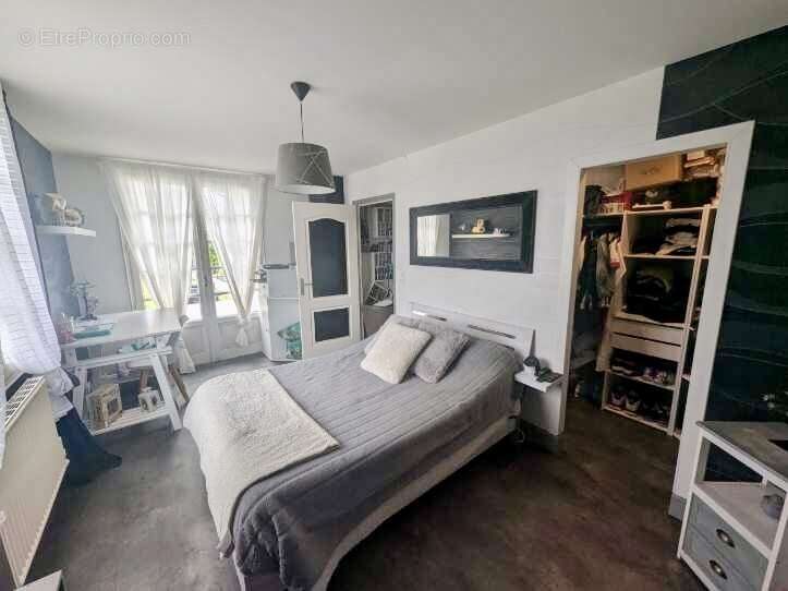 Maison à LADIGNAC-SUR-RONDELLES