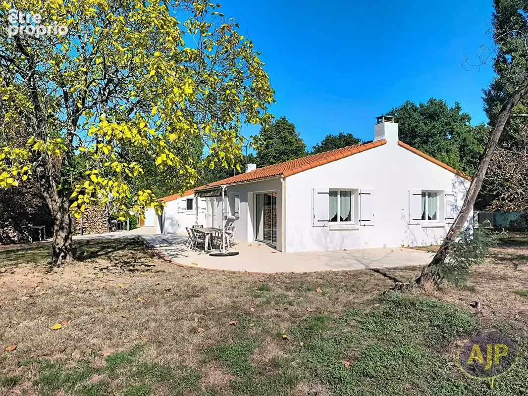 Maison Montaigu Vendee 6 pièce(s) 134 m2 - photo 12