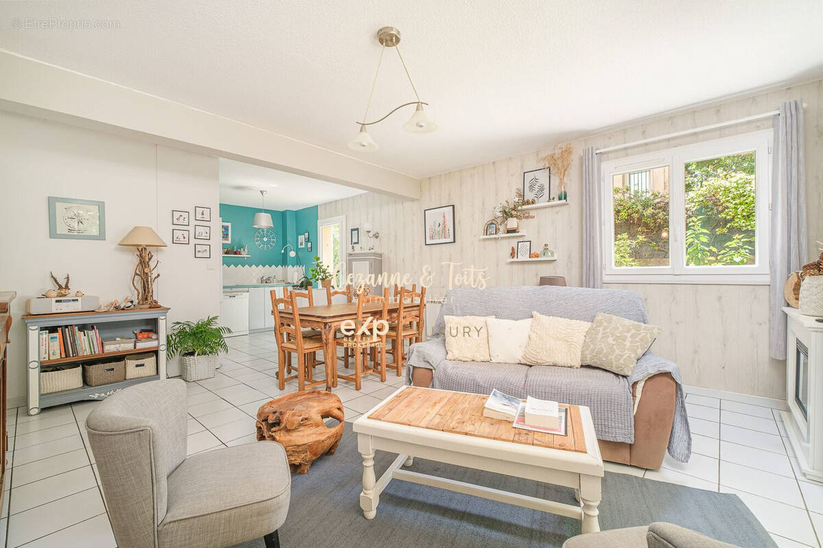 Appartement à VENELLES