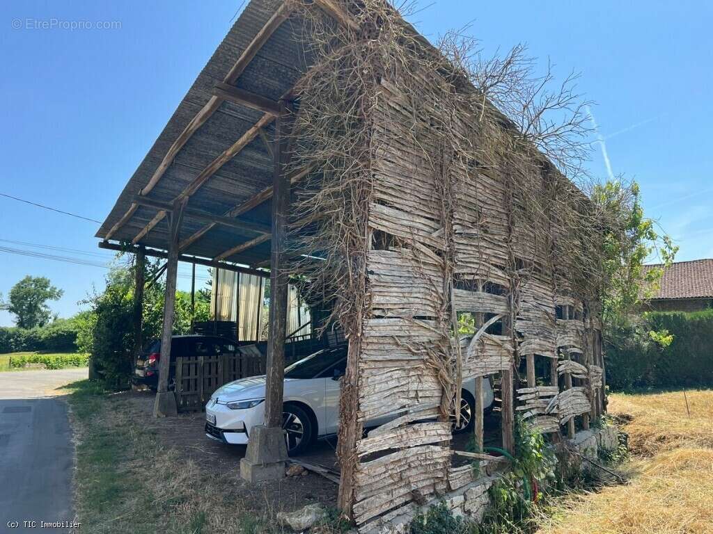 Maison à SAUZE-VAUSSAIS