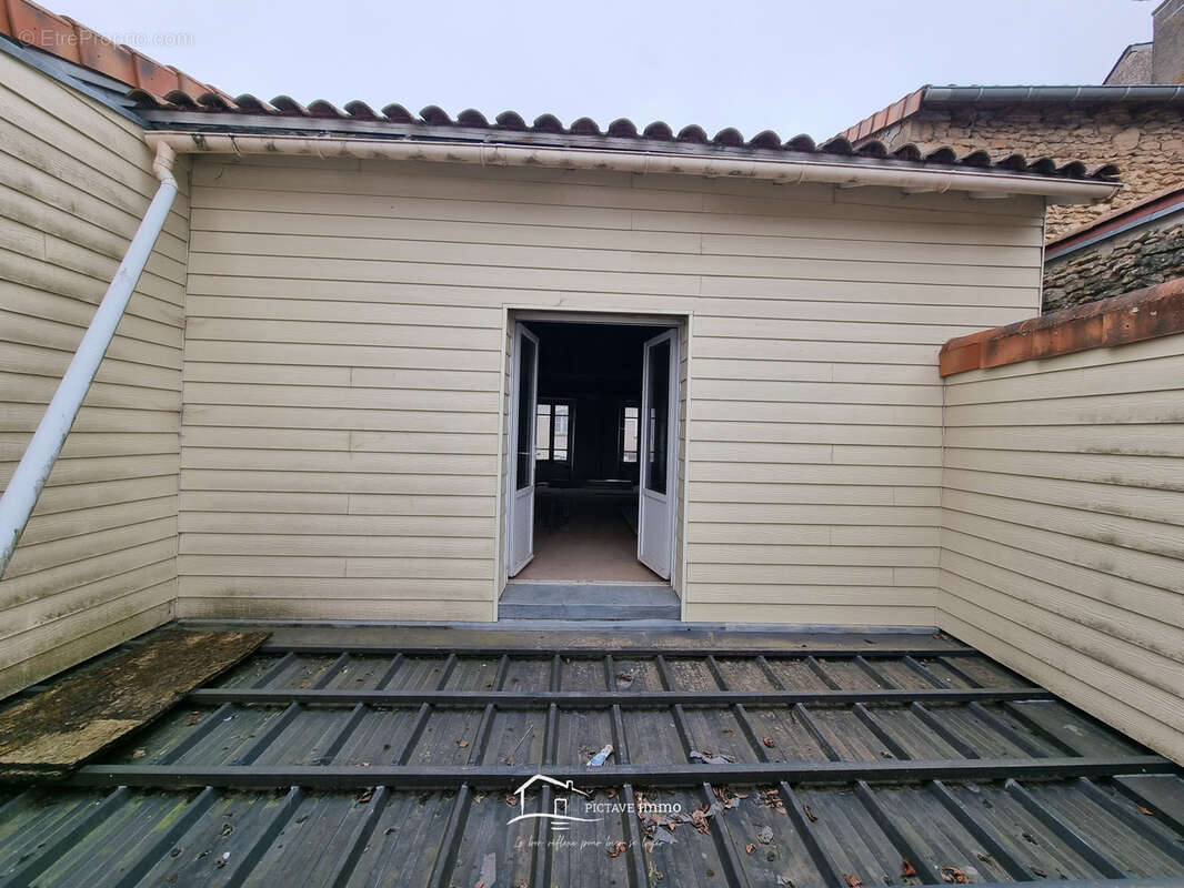 Commerce à THENEZAY