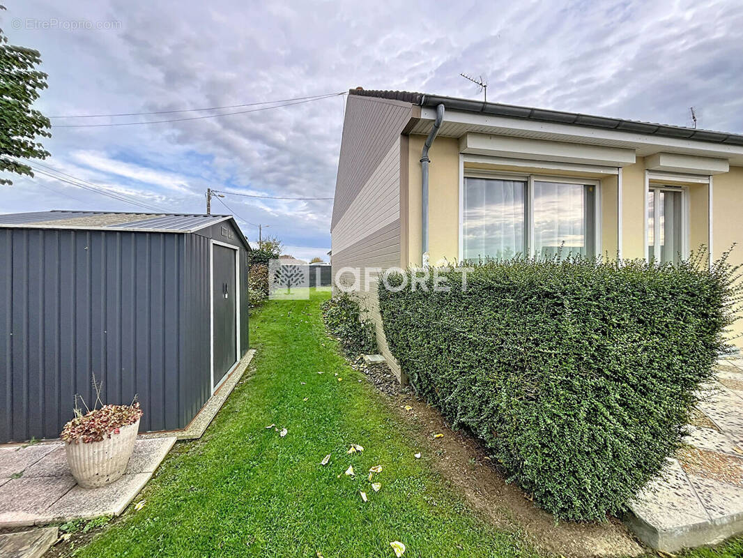 Maison à SAINT-GEORGES-DES-GROSEILLERS