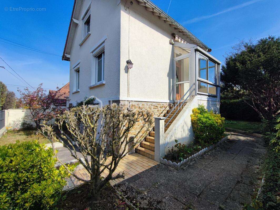 Maison à CHAMPS-SUR-MARNE