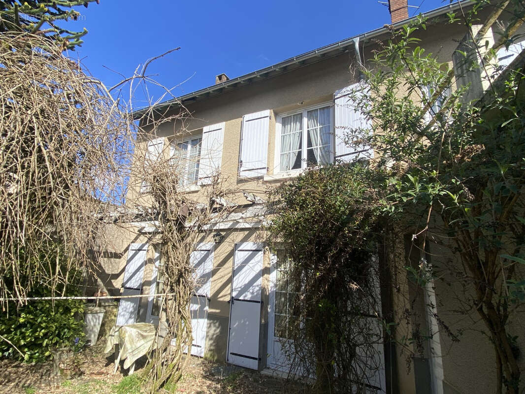 Maison à ARNAC-POMPADOUR