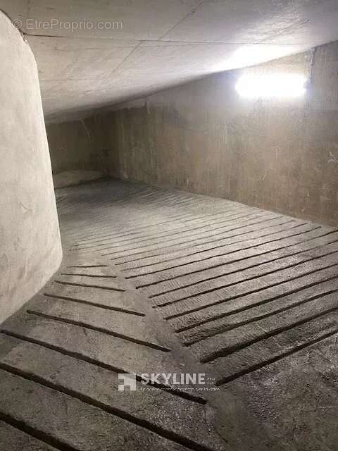 Parking à MARSEILLE-5E