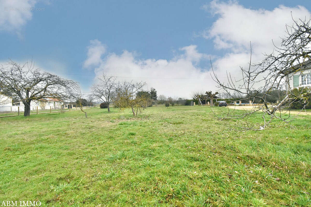 Maison à SAINT-PIERRE-D&#039;EYRAUD