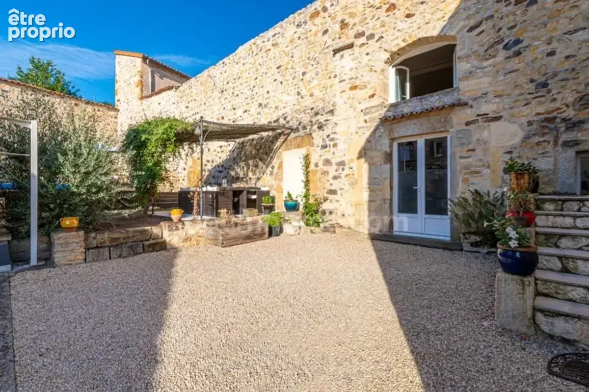 **Coup de cœur – Maison de charme 195 m² avec 2 entrées indépendantes, 2 extérieurs, garage, cave, vue et piscine** - photo 2