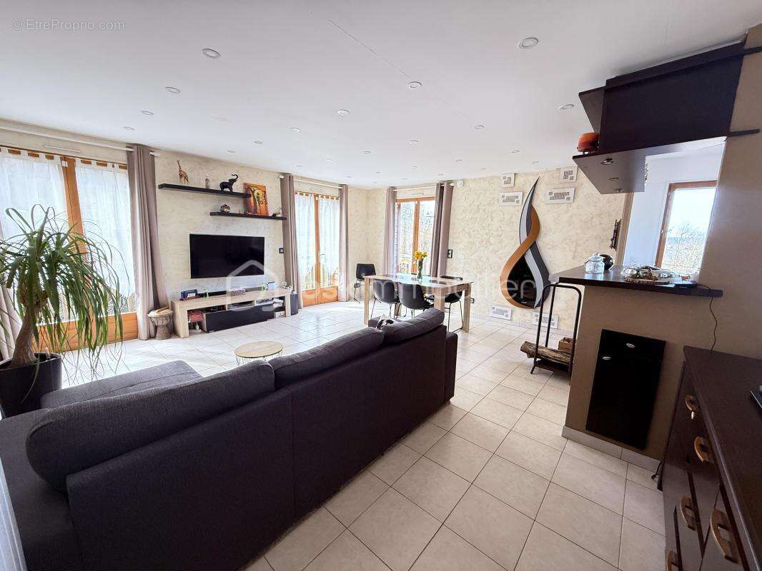 Maison à PONT-L&#039;EVEQUE