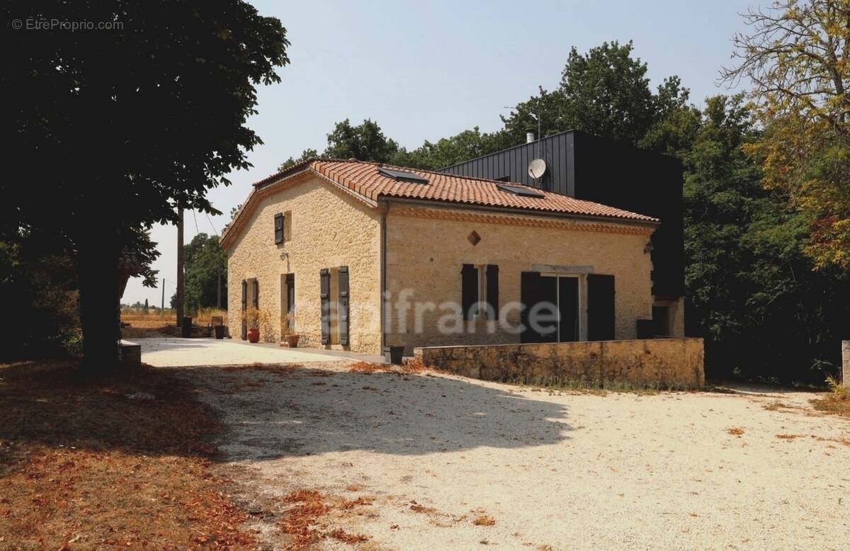 Maison à SAINT-CLAR
