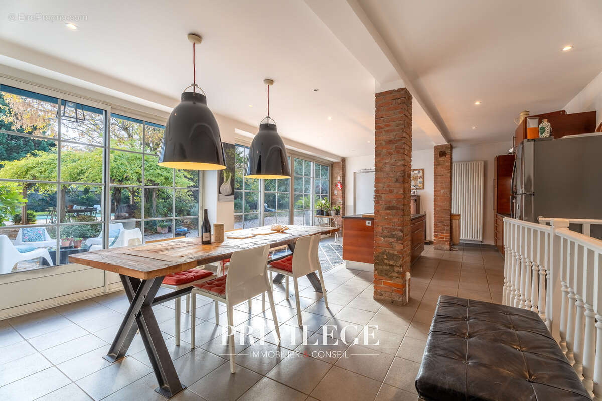 Maison à COLLONGES-AU-MONT-D&#039;OR