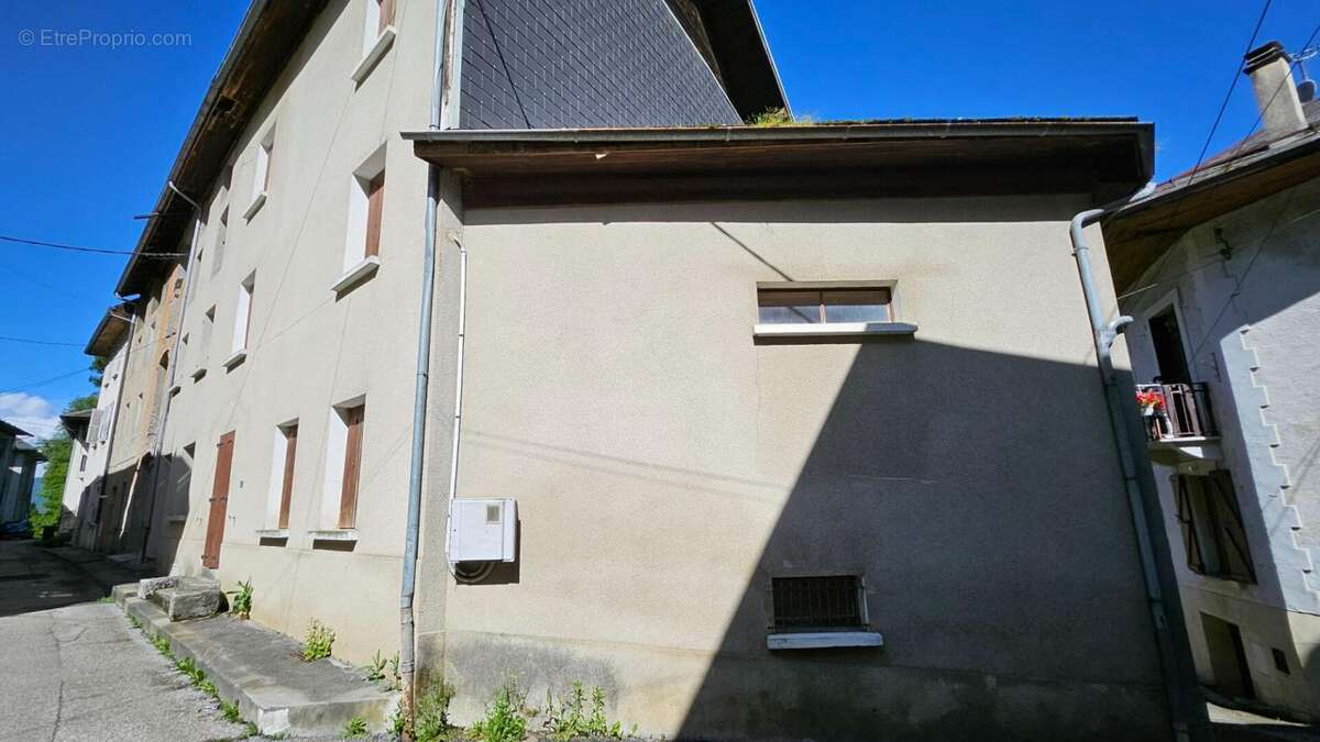 Maison de village 6P 147 m2 CHAMOUX-SUR-GELON (73390) - photo 16