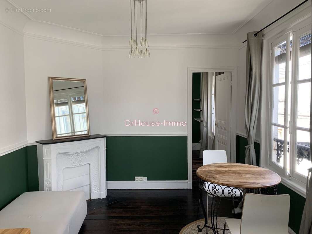Appartement à PARIS-18E