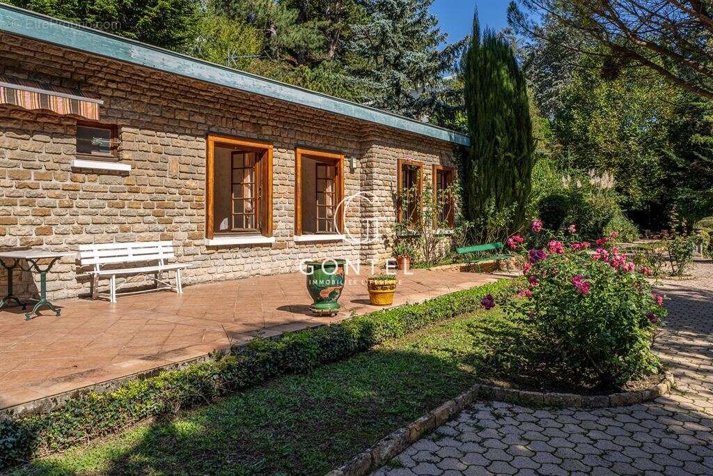 Maison à SAINT-CYR-AU-MONT-D'OR