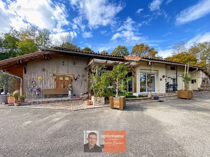 Maison à DOMMARTIN-LES-CUISEAUX