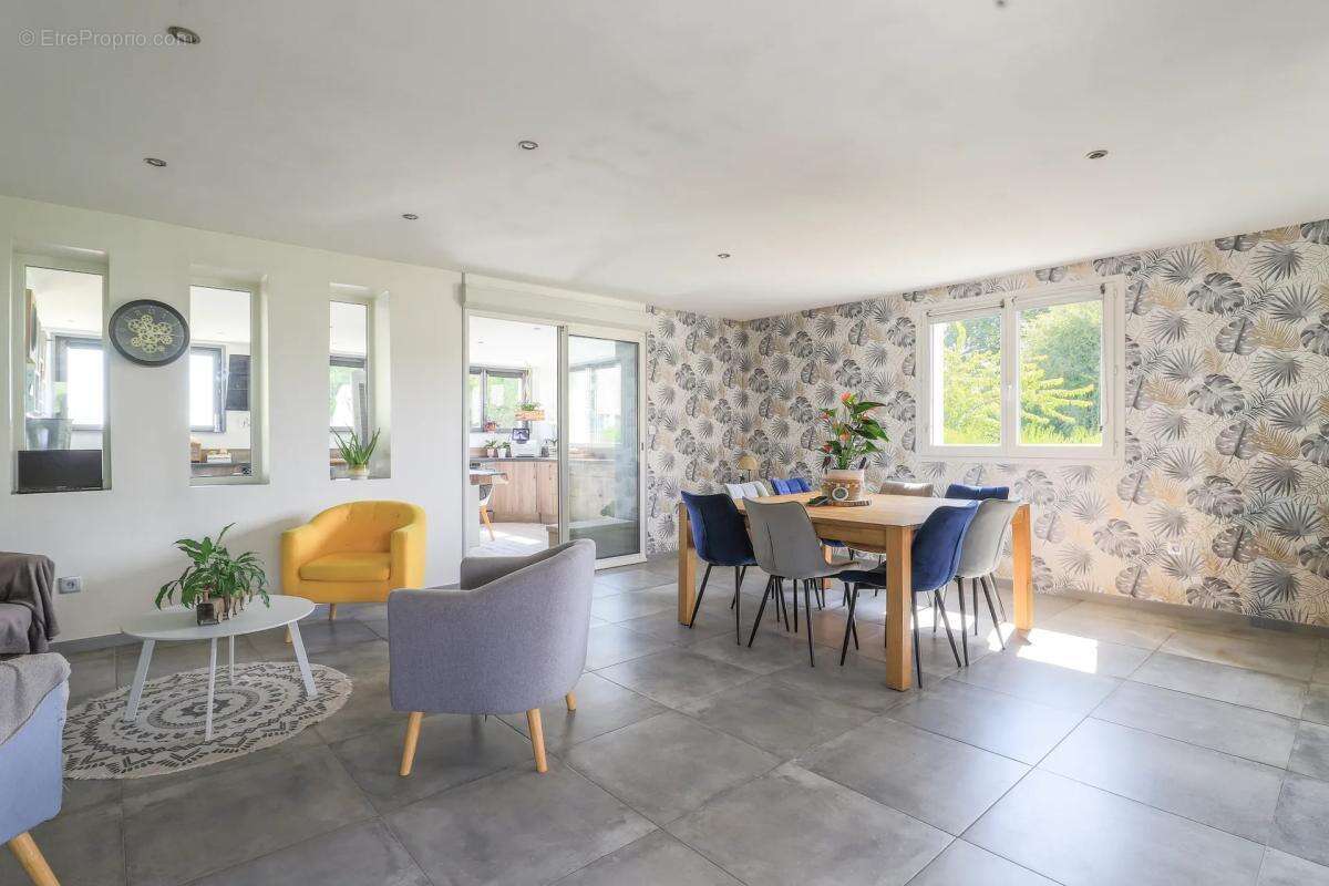 Maison de 6 pièces de 168 m² à Saint-Maulvis - photo 8