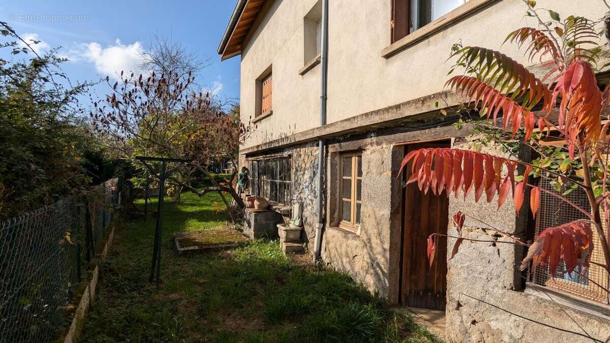 Maison à SAINT-REMY-SUR-DUROLLE