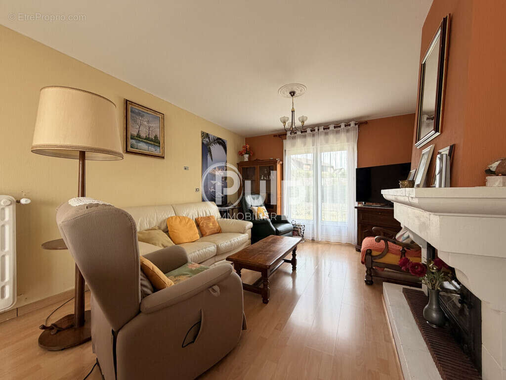 Maison de résidence semi-mitoyenne en plein cœur de Saint-Laurent-Blangy ! - photo 4