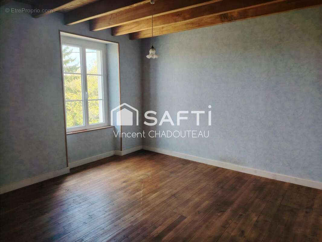 Maison 151 m² à La Tache  - photo 4