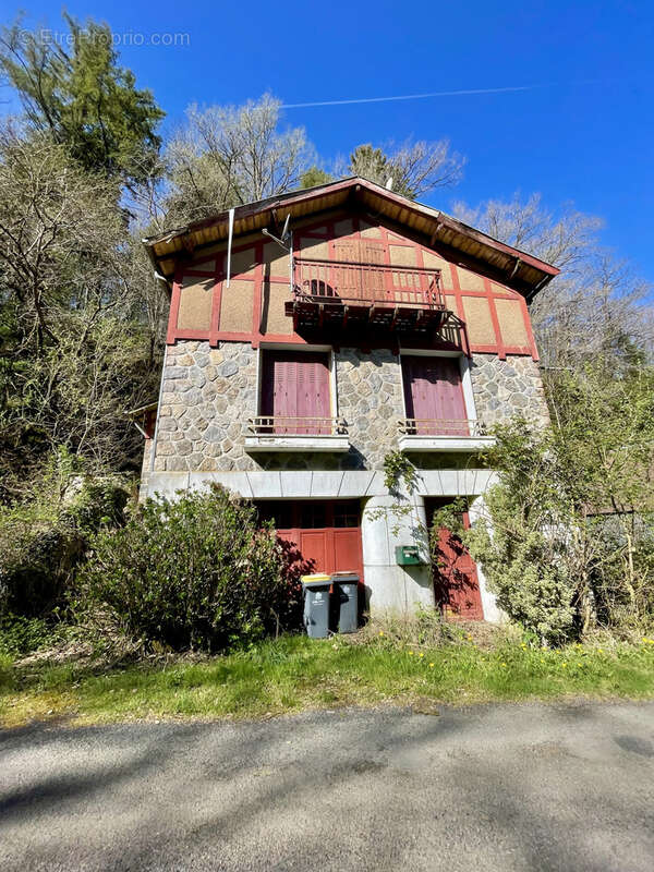 Maison à UZERCHE