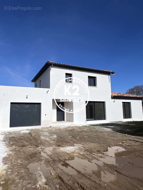 Maison à MONTELIMAR