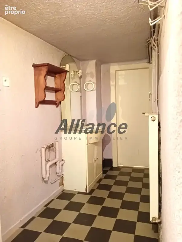 Jolie maison avec garage, terrain et dependance - photo 14
