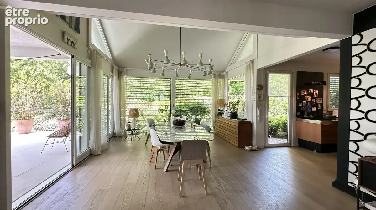 Villa d'architecte de 300 m² avec piscine et jardin de 1100 m², au calme absolu - photo 19