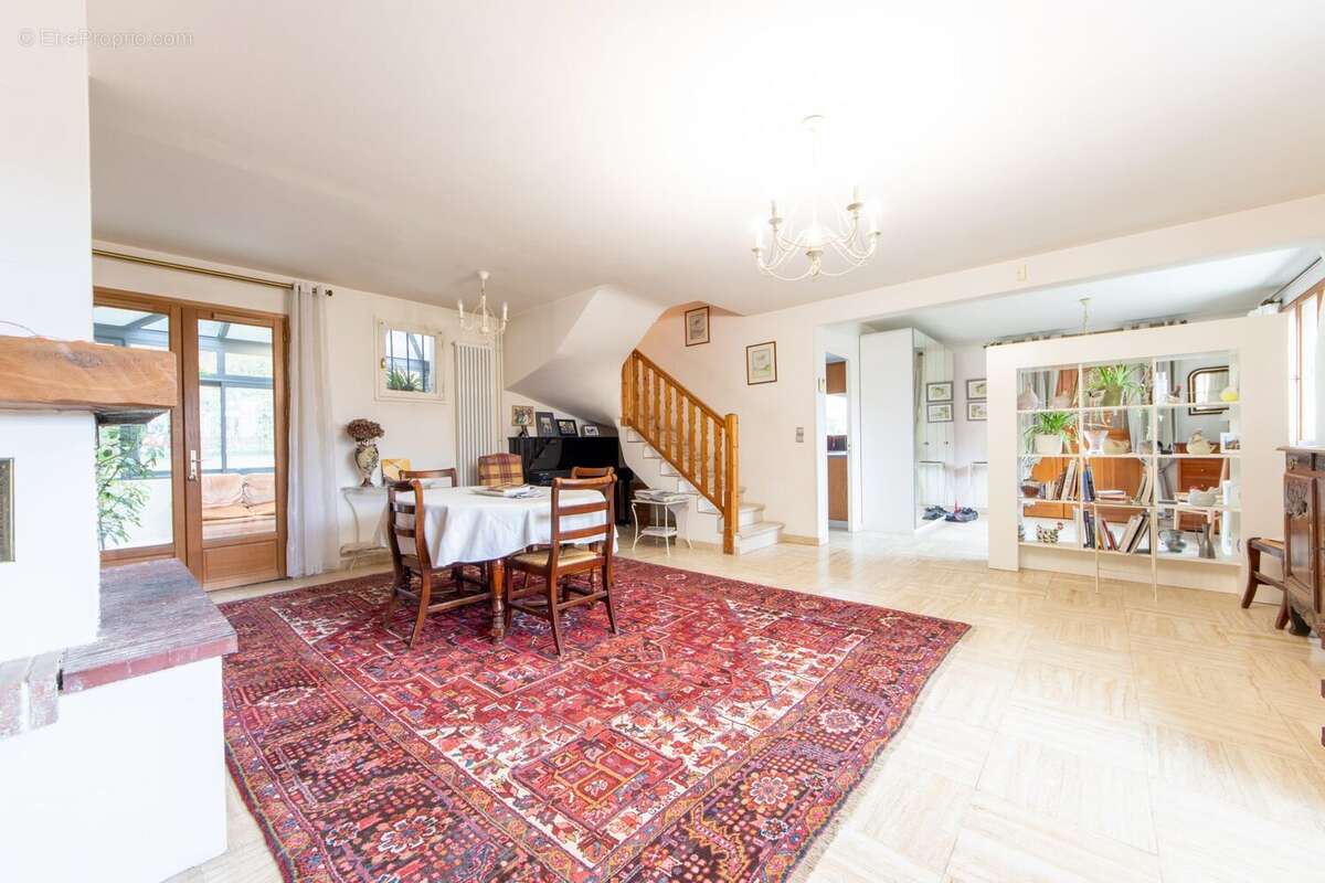 Maison à LE PLESSIS-ROBINSON