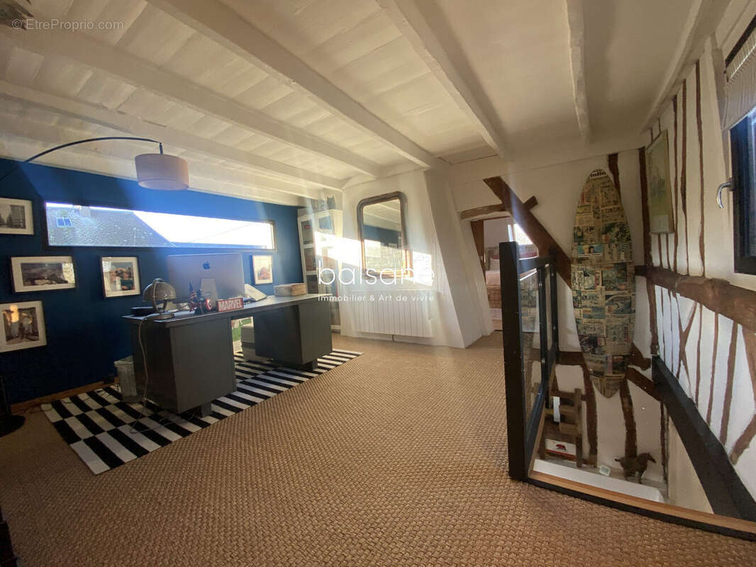 Maison à LE MESNIL-SOUS-JUMIEGES