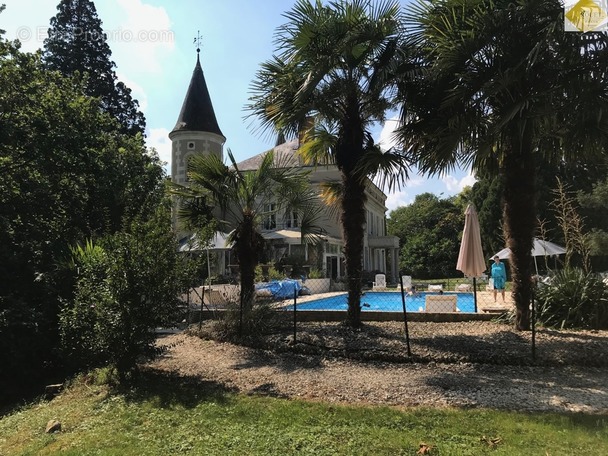 Maison à TOURNON-SAINT-PIERRE