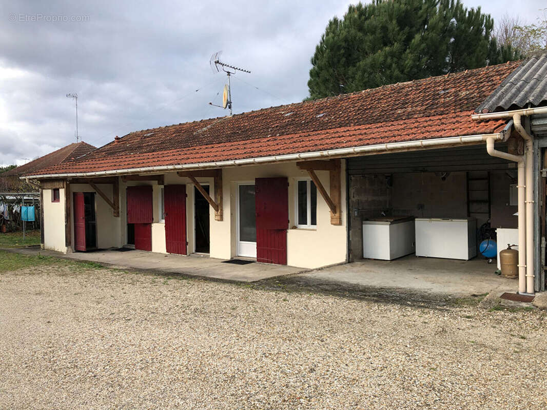 Bourg de sore - maison familiale et dependances - photo 9