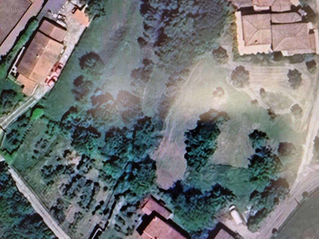 Terrain à ROUSSON
