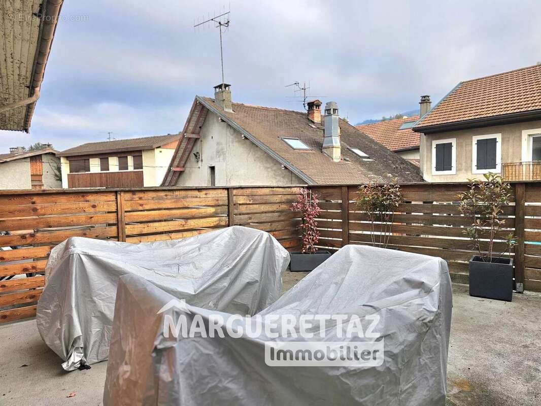 Appartement à BONNE