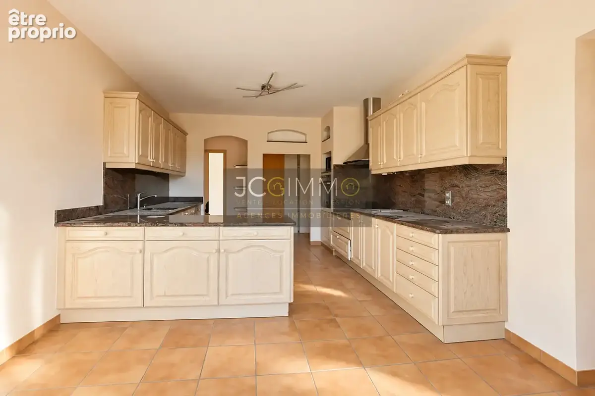 Villa T5 de 210m2 sur un terrain de 813m2 avec T2 indépendant - photo 14