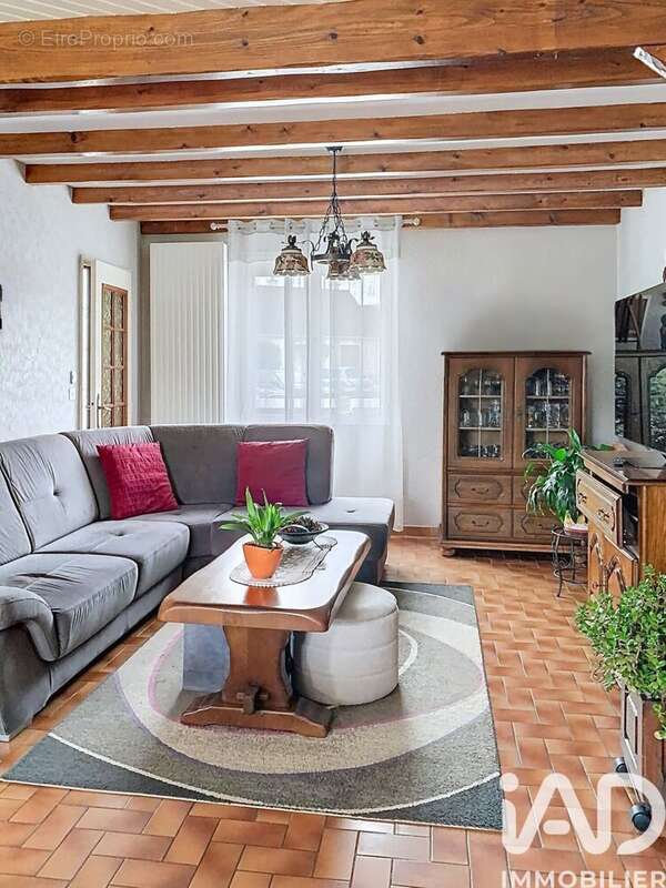 Photo 4 - Maison à VILLENEUVE-LA-GUYARD