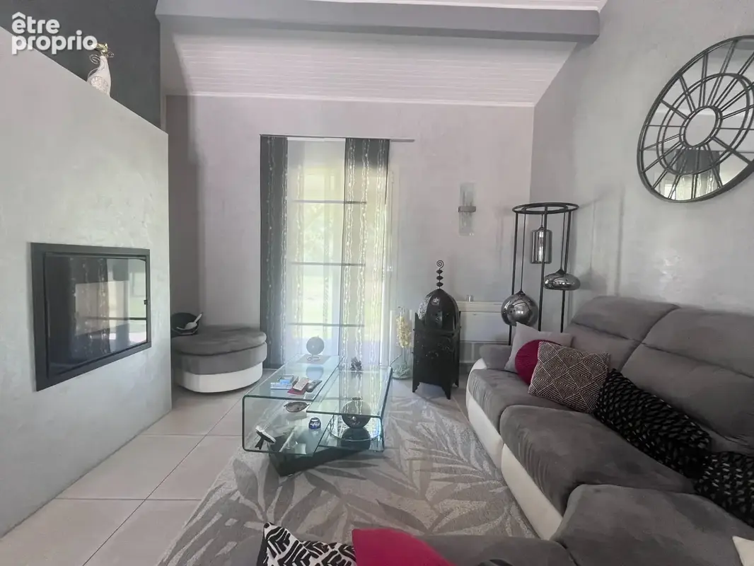Maison 6 pièces avec piscine et parc paysager - photo 4