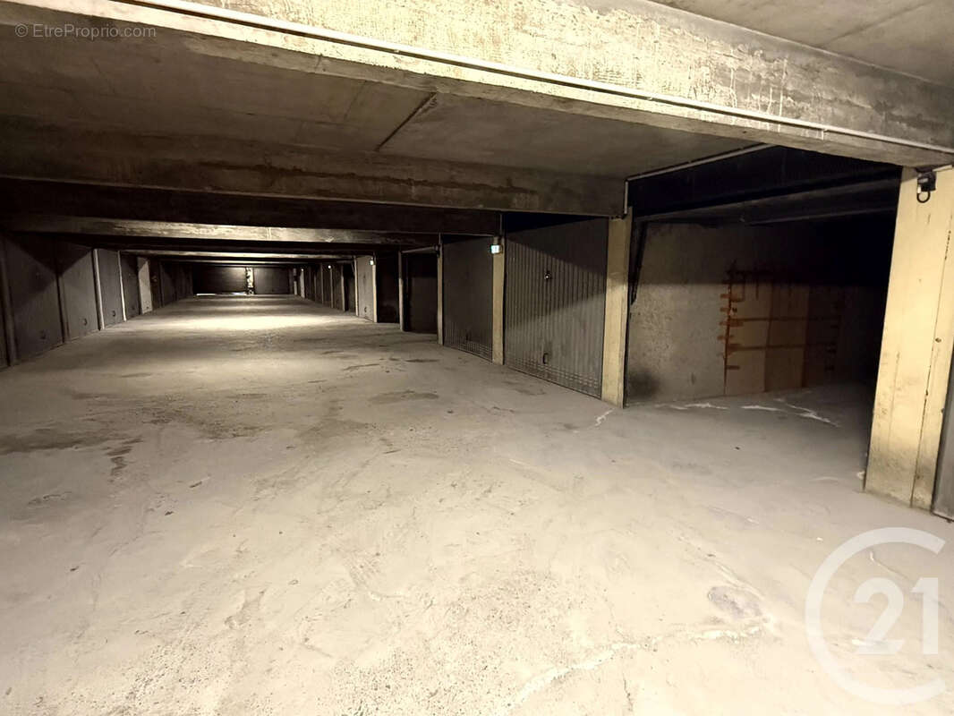 Parking à SAINT-QUENTIN